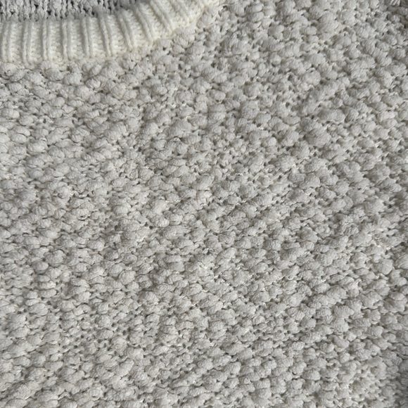 Cozy Cream Textured Women's Sweater Oversized For Large - Picture 4 of 7